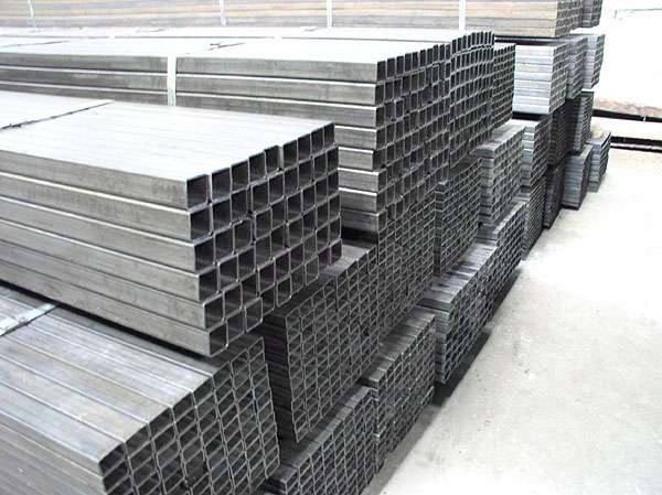 Rectangular steel pipe