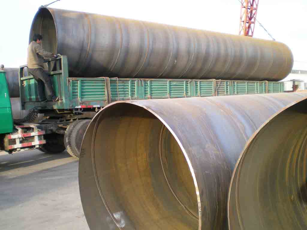 Spiral welded steel pipe