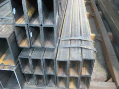 Rectangular steel pipe